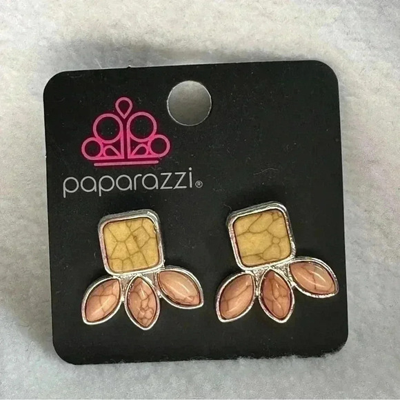 Earrings - Picture 2 of 4